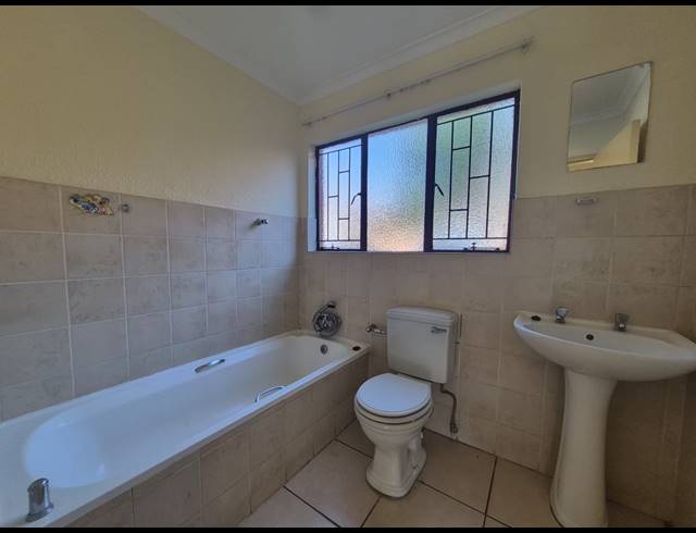3 BEDROOM TOWNHOUSE FOR SALE IN EDLEEN